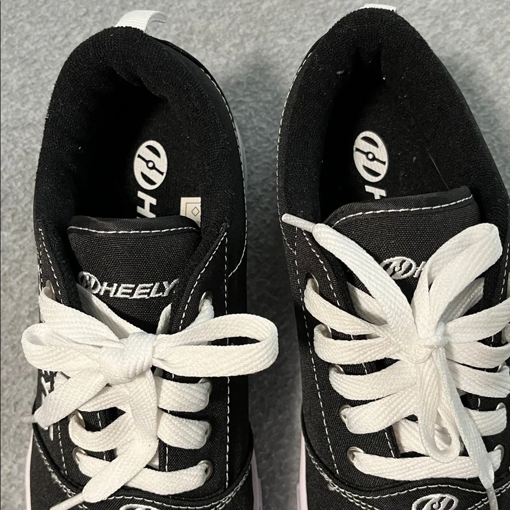Heelys Pro 20 HES10393 Shoes Youth Boys Size 7 Black White